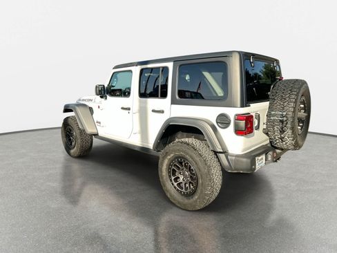Used 2022 Jeep Wrangler Unlimited Rubicon w/ Xtreme Recon 35" Tire Package AWD/4WD image 6