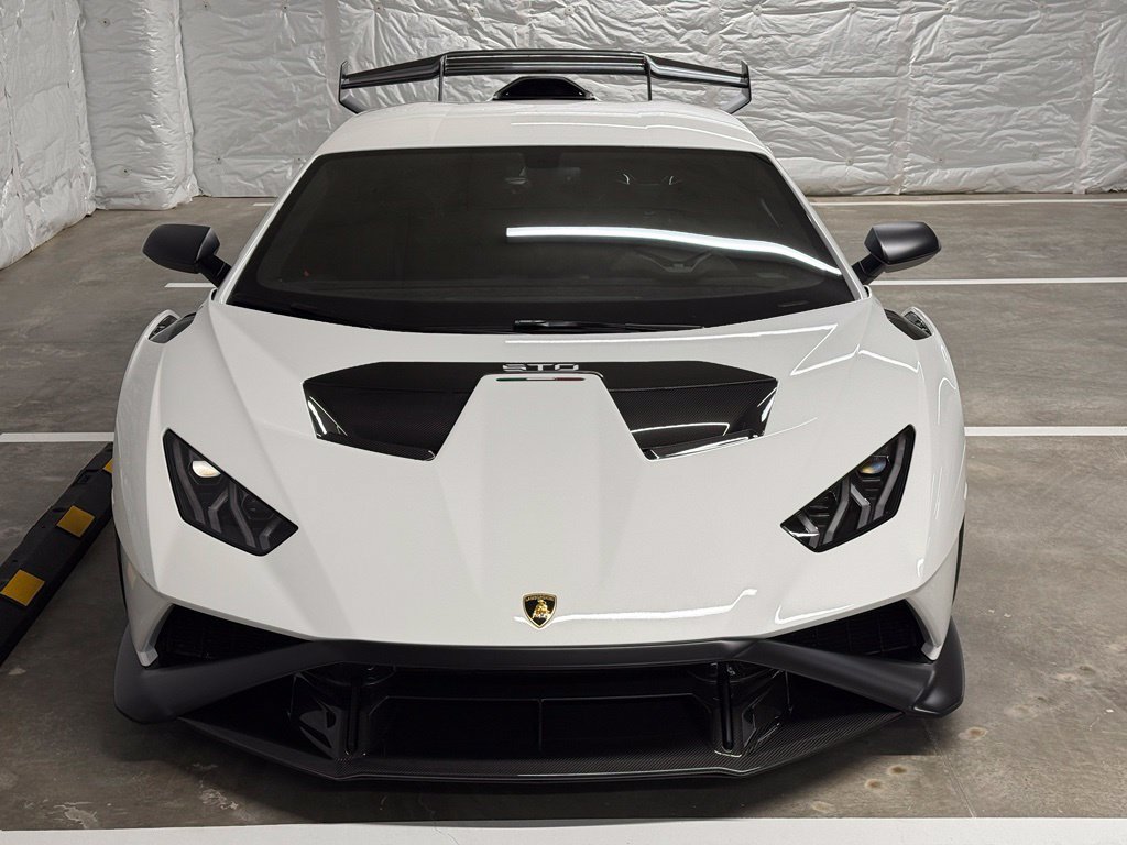 Used 2021 Lamborghini Huracan STO RWD image 38