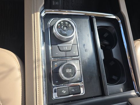 Used 2022 Ford Expedition XLT AWD/4WD image 28