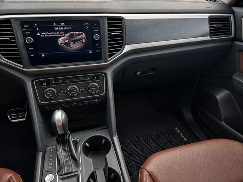 Used 2021 Volkswagen Atlas SE w/ Panoramic Sunroof Package FWD image 25