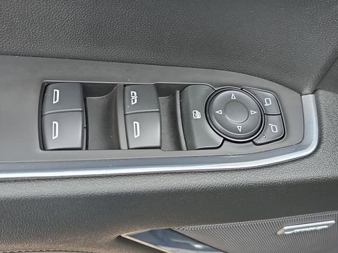 Used 2024 Chevrolet Silverado 1500 LT Trail Boss w/ Convenience Package II AWD/4WD image 27