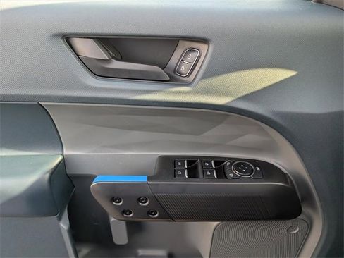 Used 2025 Ford Maverick Lobo image 16