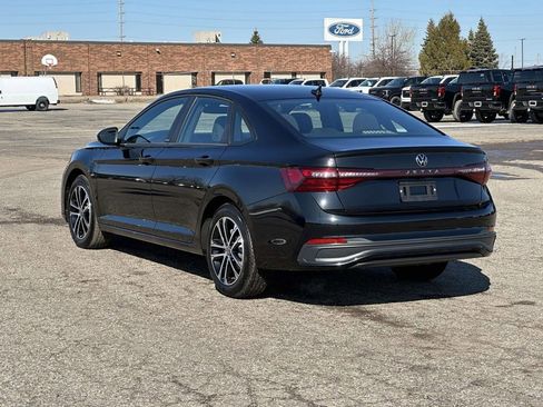 Used 2025 Volkswagen Jetta Sport image 3