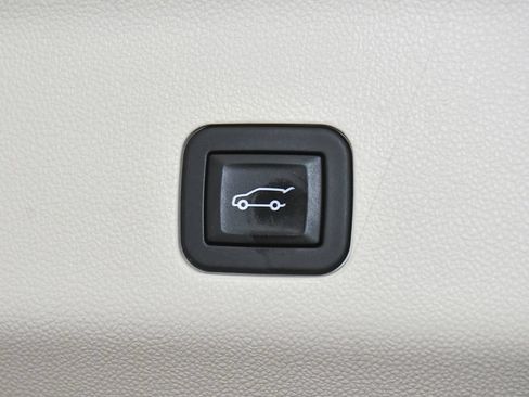 Used 2025 Cadillac Escalade ESV Sport Platinum AWD/4WD image 78