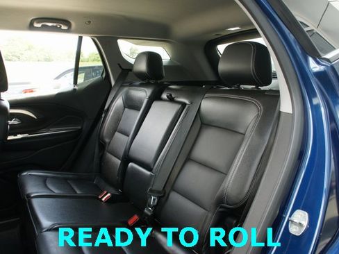 Used 2023 GMC Terrain SLT image 25