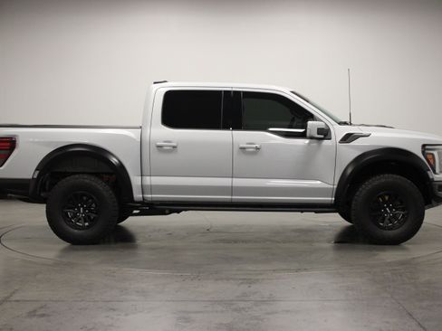 Used 2025 Ford F150 Raptor AWD/4WD image 9