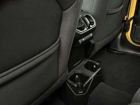Used 2018 Jeep Wrangler Unlimited Sport S image 17