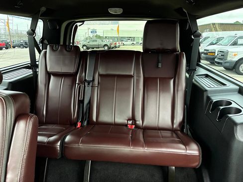 Used 2017 Ford Expedition EL Platinum image 38