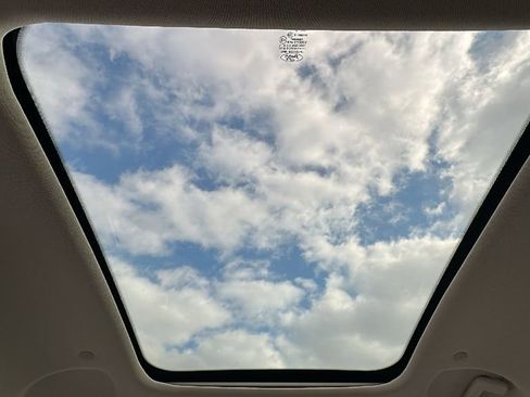 Used 2017 Ford C-MAX Energi Titanium w/ Equipment Group 501A image 16