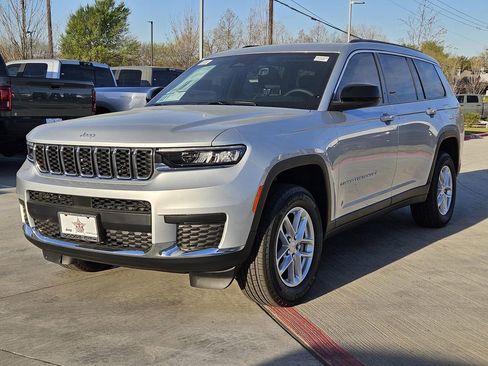 New 2026 Jeep Grand Cherokee L Laredo image 1