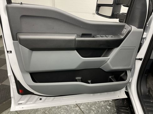 New 2026 Ford F250 XL w/ XL Chrome Package image 8