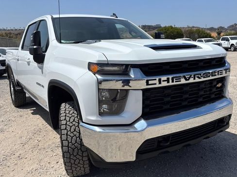 Used 2021 Chevrolet Silverado 2500 LT w/ Fleet Comfort Package AWD/4WD image 2