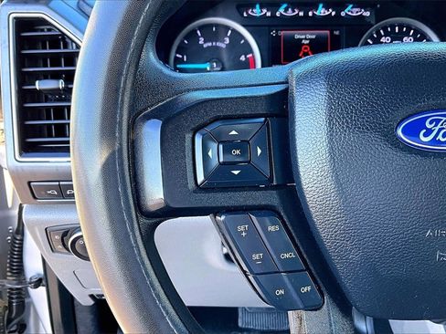 Used 2019 Ford F350 XLT w/ XLT Premium Package image 19