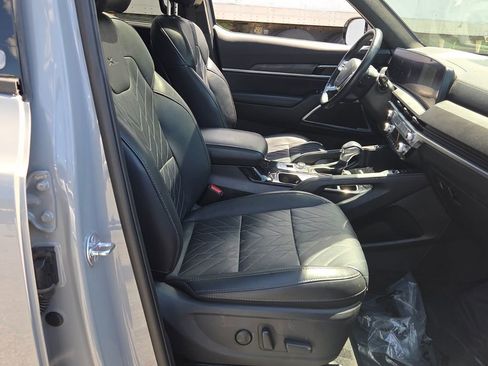 Used 2024 Kia Telluride AWD image 15