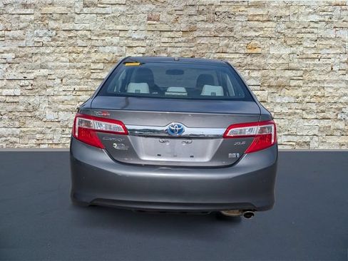 Used 2012 Toyota Camry XLE w/ Leather Pkg FWD image 6
