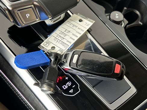 Used 2025 Audi Q8 Premium Plus w/ Premium Plus Package image 24