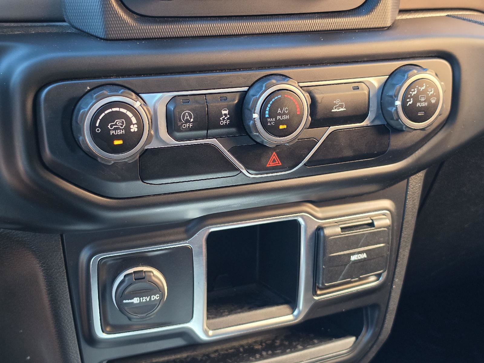 Used 2020 Jeep Gladiator Sport AWD/4WD image 19