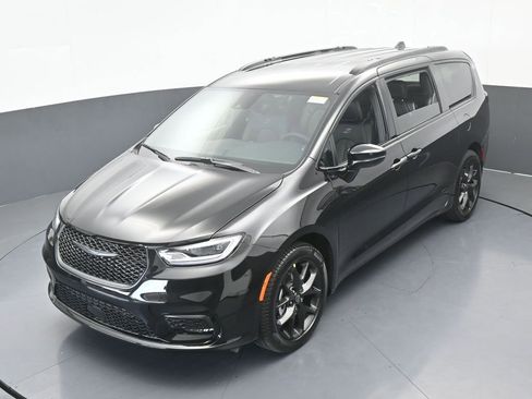 New 2026 Chrysler Pacifica Select w/ S Appearance Package image 49
