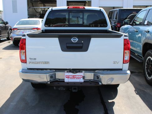Used 2014 Nissan Frontier SV RWD image 8