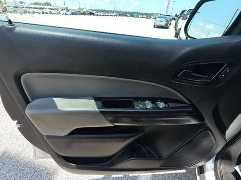 Used 2017 Chevrolet Colorado W/T w/ WT Convenience Package RWD image 5