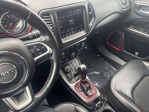 Used 2019 Jeep Compass Trailhawk image 20