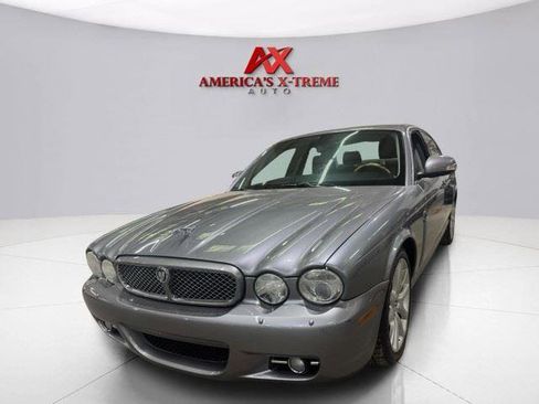 Used 2008 Jaguar XJ8 RWD image 2