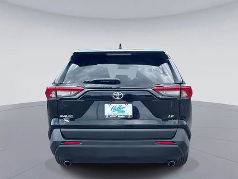 Used 2023 Toyota RAV4 LE FWD image 5
