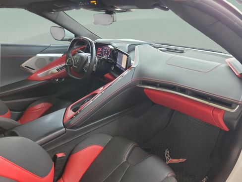 Used 2021 Chevrolet Corvette Stingray Premium Conv w/ Z51 Performance Package RWD image 30