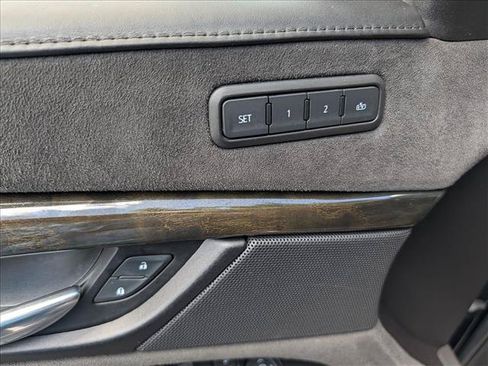 Used 2020 Cadillac Escalade Platinum AWD/4WD image 34