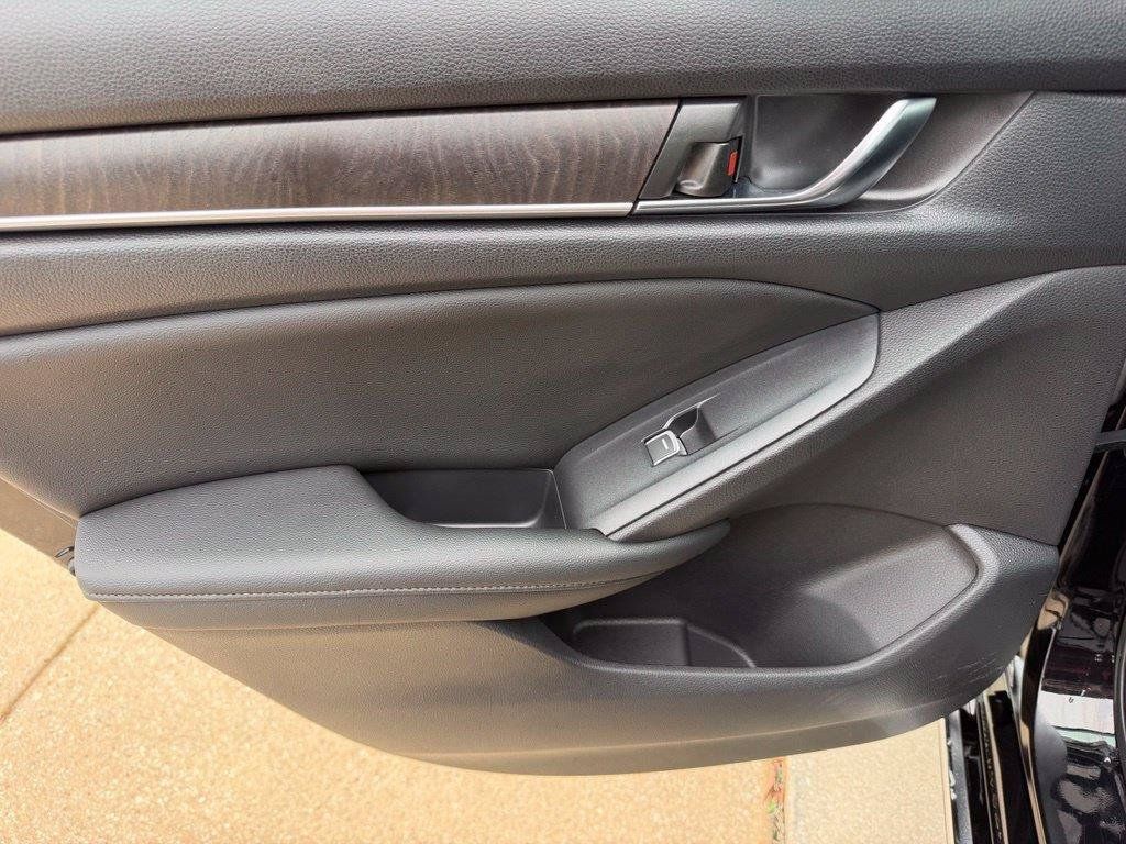 Used 2020 Honda Accord EX-L image 12