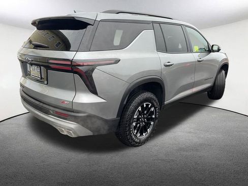 Used 2025 Chevrolet Traverse Z71 image 17