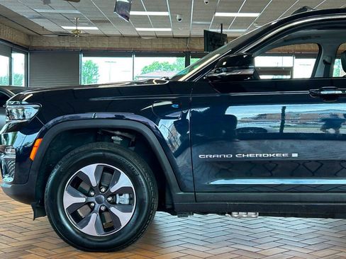 Used 2024 Jeep Grand Cherokee Limited 4xe image 6