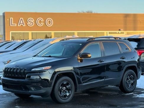 Used 2018 Jeep Cherokee Altitude image 1
