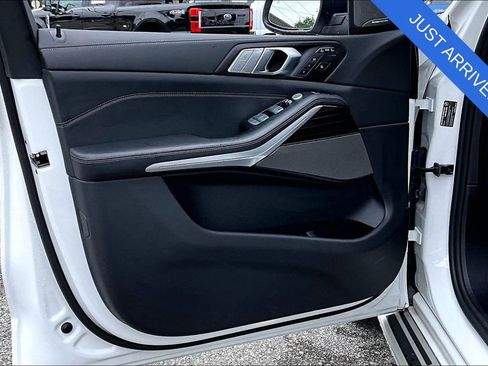Used 2026 BMW X7 xDrive40i AWD/4WD image 16