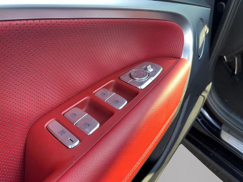 Used 2024 Genesis G70 2.5T w/ Sport Prestige Package image 19