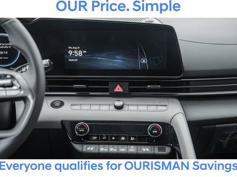 New 2025 Hyundai Elantra Limited image 18