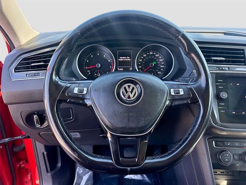 Used 2018 Volkswagen Tiguan SE image 11