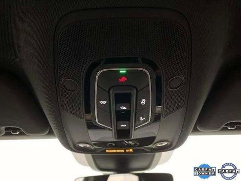 Used 2022 Audi e-tron Premium Plus w/ Premium Plus Package image 63