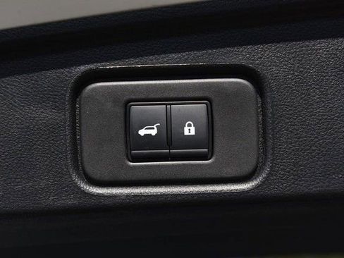 Used 2024 Nissan Pathfinder SL image 30