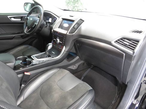 Used 2018 Ford Edge Sport w/ Equipment Group 401A AWD/4WD image 9