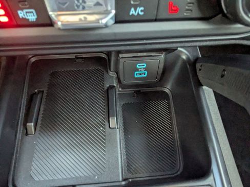 New 2025 Ford Bronco Outer Banks w/ Sasquatch Package image 25