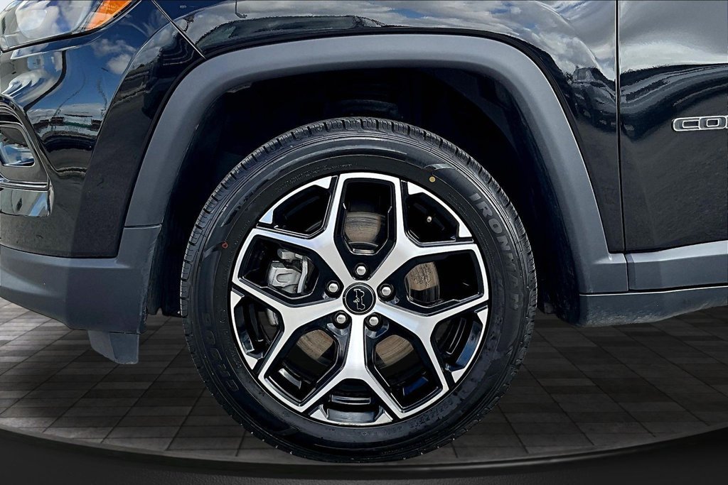 Used 2025 Jeep Compass Limited AWD/4WD image 35