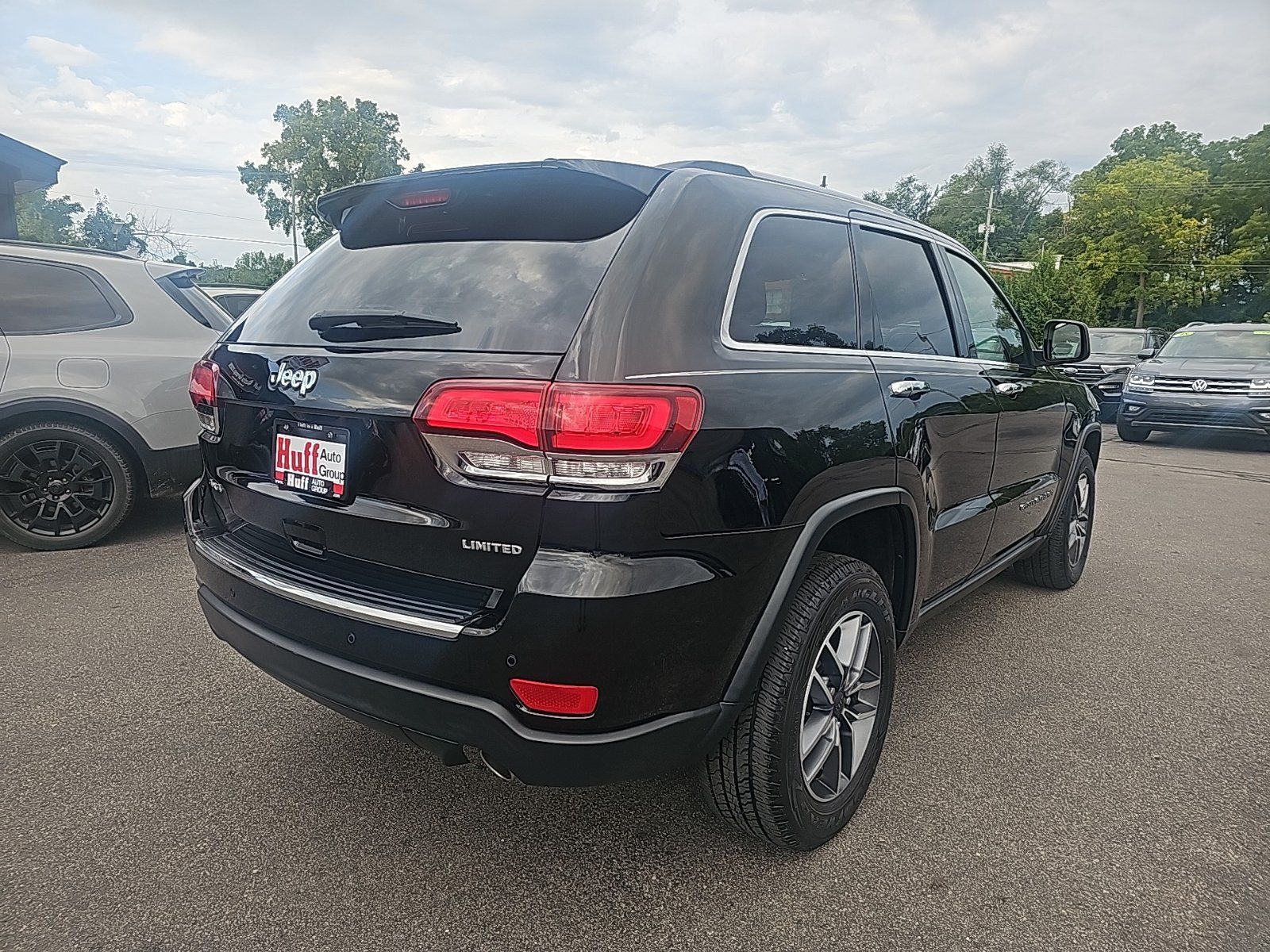 Used 2021 Jeep Grand Cherokee Limited AWD/4WD image 3