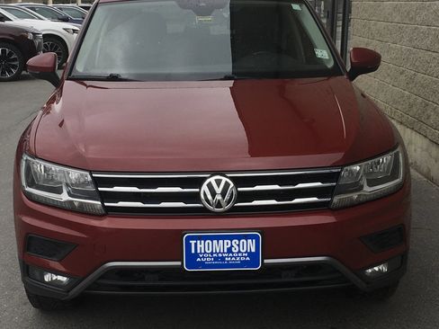 Used 2020 Volkswagen Tiguan SEL AWD/4WD image 2