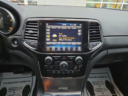 Certified 2021 Jeep Grand Cherokee Laredo X image 23