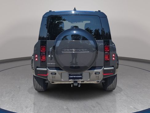 Used 2025 Land Rover Defender 110 X-Dynamic SE AWD/4WD image 6