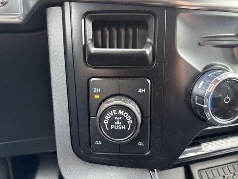 Certified 2023 Ford F150 Lariat image 30