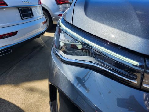 New 2025 Volkswagen Taos SEL image 12