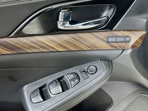 Used 2018 Nissan Maxima Platinum image 15