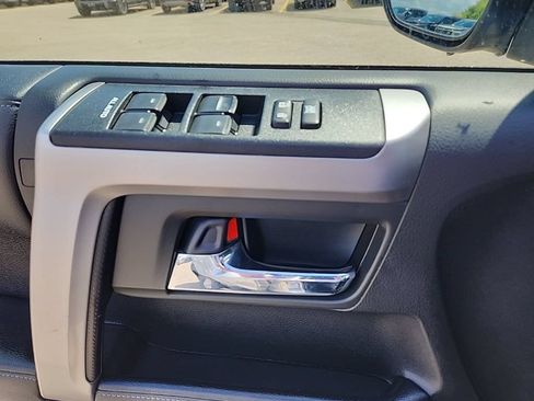 Used 2019 Toyota 4Runner SR5 AWD/4WD image 29